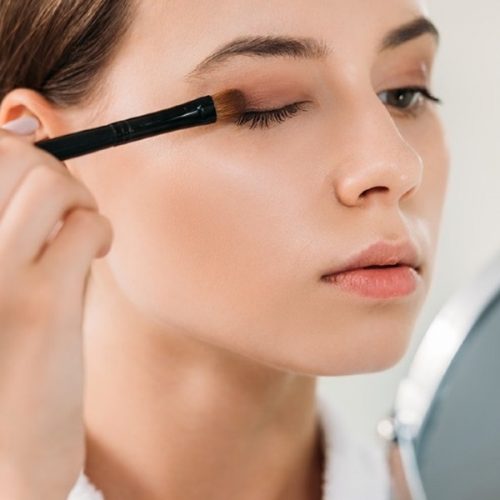 makeup thuong xuyen vao mua he khien da bi tan pha - lavender by chang