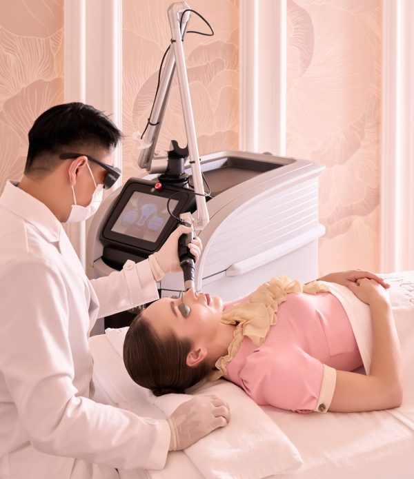 trị nám chân sâu bằng laser