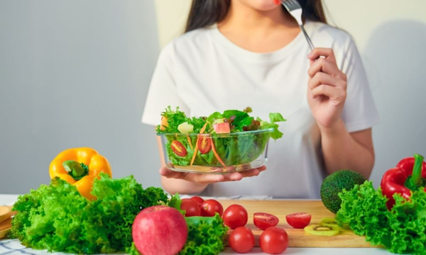 Mỡ nội tạng cao nên ăn nhiều rau xanh, trái cây, ngũ cốc nguyên hạt và các loại đậu để tăng chất xơ.