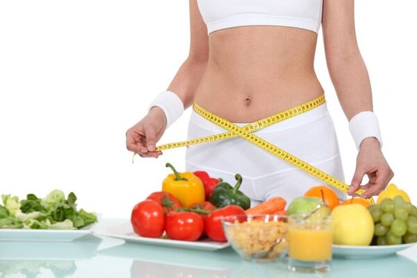 Thâm hụt năng lượng vừa phải giúp giảm cân bền vững mà không cần cắt ăn quá mức.